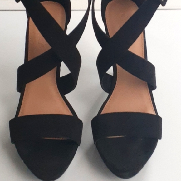 Charlotte Russe Black Velvet High Heels - Picture 2 of 4
